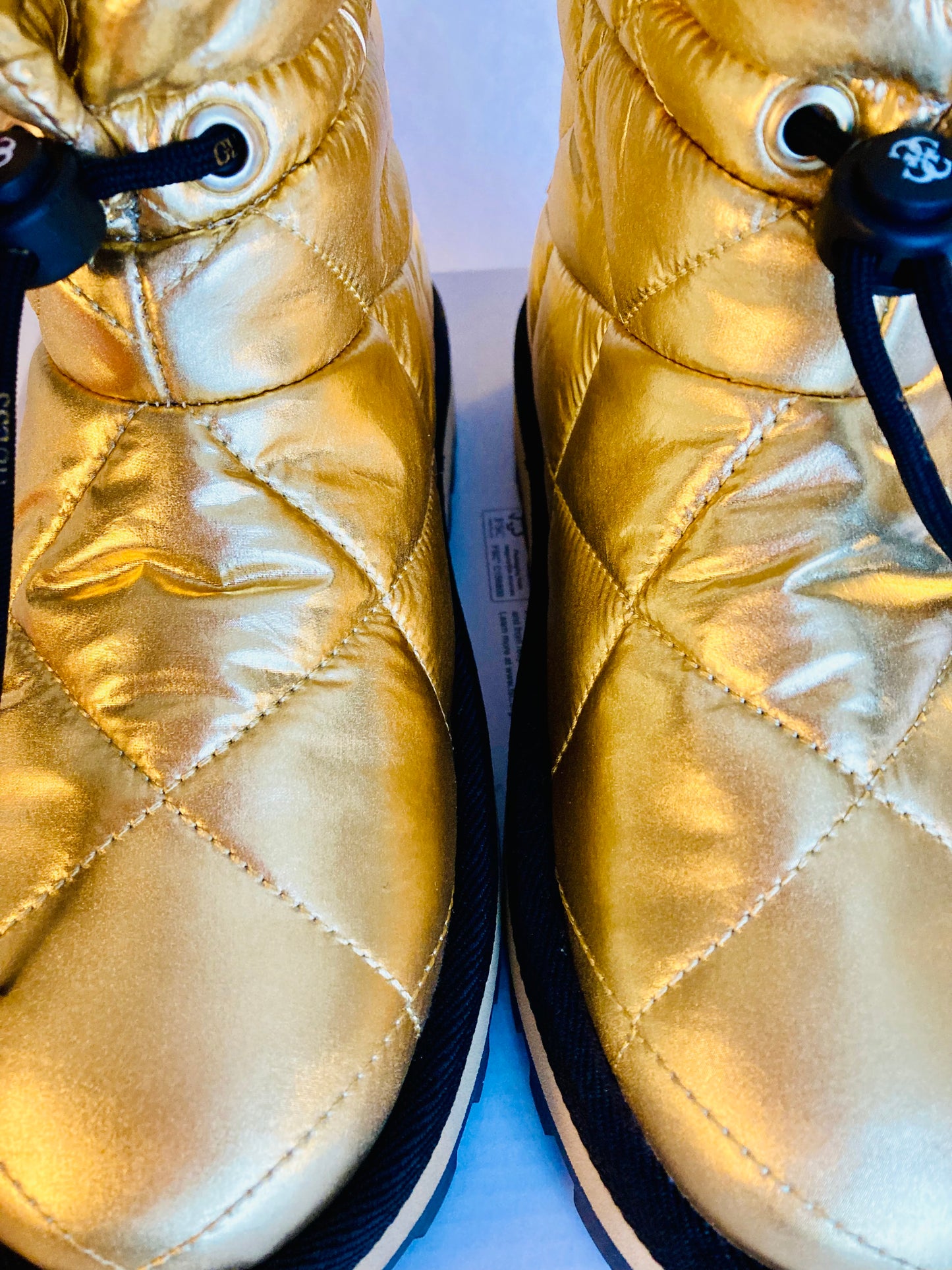 👜GUESS🧳WHO?🤎
