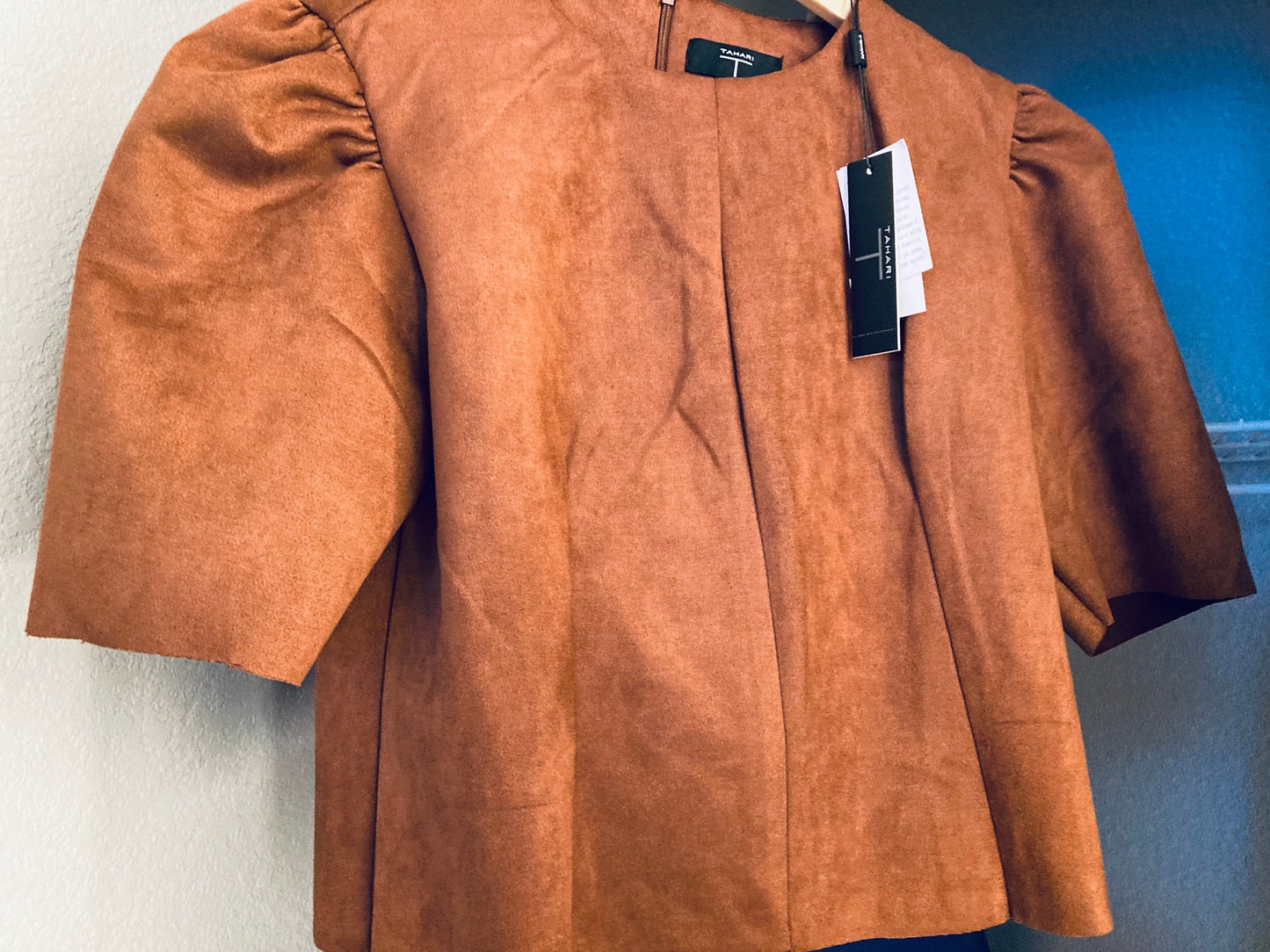 Short sleeve tahari🐅